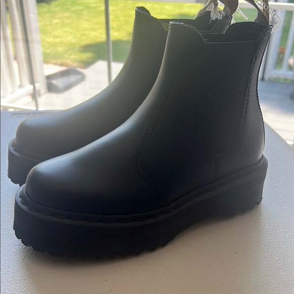 Dr. Martens Vegan Black Combat Boots Sz 5 women’s - Picture 3 of 7